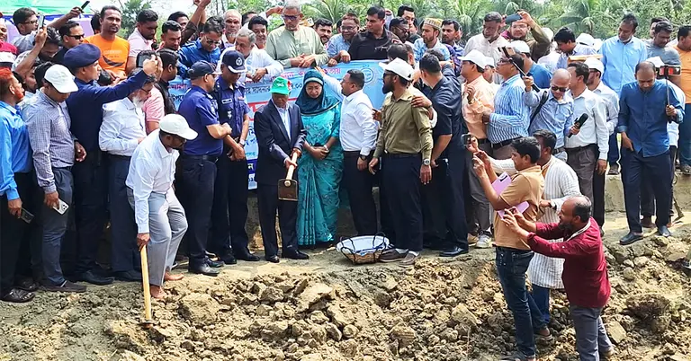 খাল খনন কর্মসূচির উদ্বোধন করেছেন পরিবেশমন্ত্রী